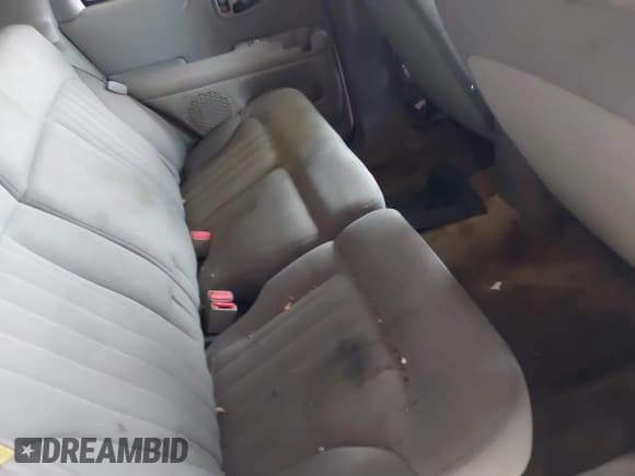 ✅ 2004 Chevrolet Blazer LS • VIN: 1GNDT13X64K129093 • Lot: 41860109. Wystawiony na IAAI z przebiegiem 175 588 mil. Bezpłatny archiwum sprzedaży aukcyjnych z USA i szczegółowy raport historii pojazdu na DreamBid. Zdjęcie 8.