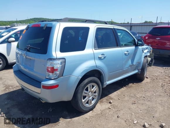 ✅ 2008 Mercury Mariner • VIN: 4M2CU811X8KJ28568 • Lot: 42231505. Wystawiony na IAAI z przebiegiem 225 863 mil. Bezpłatny archiwum sprzedaży aukcyjnych z USA i szczegółowy raport historii pojazdu na DreamBid. Zdjęcie 4.
