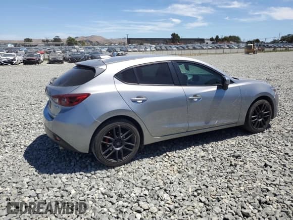✅ 2016 Mazda 3 S Grand Touring • VIN: JM1BM1N37G1335895 • Lot: 68127925. Wystawiony na Copart z przebiegiem 121 393 mil. Bezpłatny archiwum sprzedaży aukcyjnych z USA i szczegółowy raport historii pojazdu na DreamBid. Zdjęcie 3.