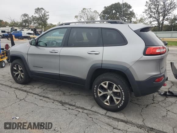 ✅ 2014 Jeep Cherokee Trailhawk • VIN: 1C4PJMBS4EW237676 • Lot: 90311955. Wystawiony na Copart z przebiegiem 139 736 mil. Bezpłatny archiwum sprzedaży aukcyjnych z USA i szczegółowy raport historii pojazdu na DreamBid. Zdjęcie 2.