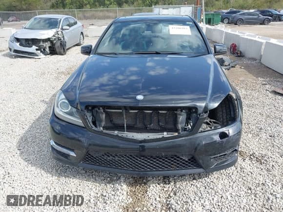 ✅ 2012 Mercedes-Benz C 300 Sport • VIN: WDDGF8BB6CR207668 • Lot: 43286103. Wystawiony na IAAI z przebiegiem 133 234 mil. Bezpłatny archiwum sprzedaży aukcyjnych z USA i szczegółowy raport historii pojazdu na DreamBid. Zdjęcie 13.