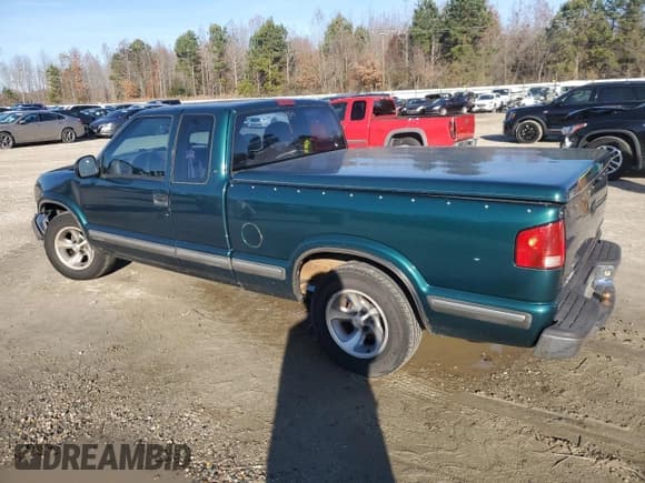 ✅ 1998 Chevrolet S-10 LS • VIN: 1GCCS19X6W8209248 • Лот: 84228774. Опубликован ранее на Copart с пробегом 182 104 миль. Бесплатный доступ к архиву аукционных продаж из США и подробный отчёт об истории автомобиля на DreamBid. Изображение 2.