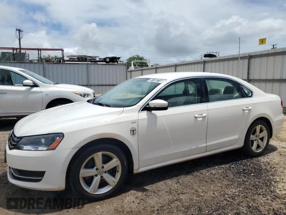 ✅ 2014 Volkswagen Passat Wolfsburg Edition • VIN: 1VWAT7A33EC022610 • Lot: 51135715. Listed on Copart with 94,537 mi. Free auction sales archive from the USA and detailed vehicle history report at DreamBid. Image 1.