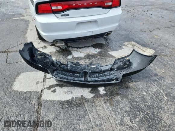 ✅ 2011 Dodge Charger Rallye • VIN: 2B3CL3CGXBH502738 • Lot: 81586825. Listed on Copart with 148,100 mi. Free auction sales archive from the USA and detailed vehicle history report at DreamBid. Image 12.