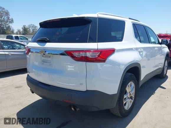 ✅ 2018 Chevrolet Traverse LT Cloth • VIN: 1GNERGKW4JJ159788 • Lot: 42852665. Listed on IAAI with 101,422 mi. Free auction sales archive from the USA and detailed vehicle history report at DreamBid. Image 4.