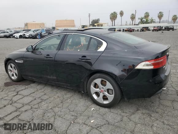 ✅ 2018 Jaguar XE 25t • VIN: SAJAR4FX7JCP37106 • Лот: 85785675. Опубликован ранее на Copart с пробегом 119 258 миль. Бесплатный доступ к архиву аукционных продаж из США и подробный отчёт об истории автомобиля на DreamBid. Изображение 2.