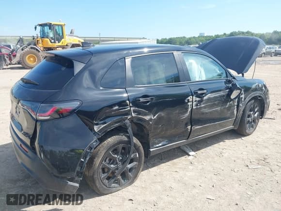 ✅ 2025 Honda HR-V Sport • VIN: 3CZRZ2H59SM786738 • Lot: 42841138. Listed on IAAI with 5,549 mi. Free auction sales archive from the USA and detailed vehicle history report at DreamBid. Image 6.