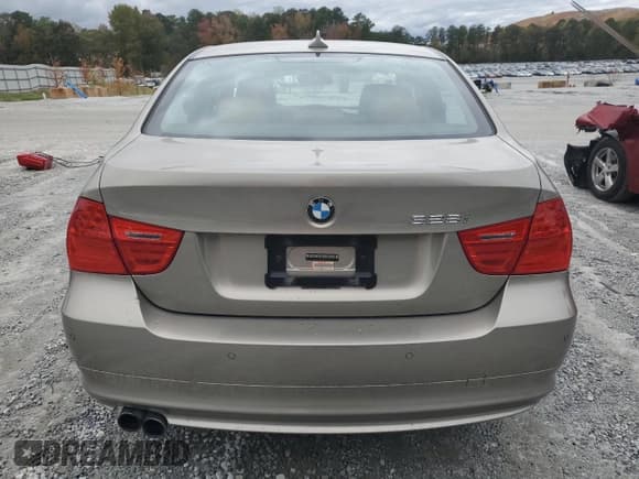 ✅ 2011 BMW 3 Series 328i • VIN: WBAPH7C53BE461090 • Lot: 90514815. Wystawiony na Copart z przebiegiem 163 513 mil. Bezpłatny archiwum sprzedaży aukcyjnych z USA i szczegółowy raport historii pojazdu na DreamBid. Zdjęcie 6.