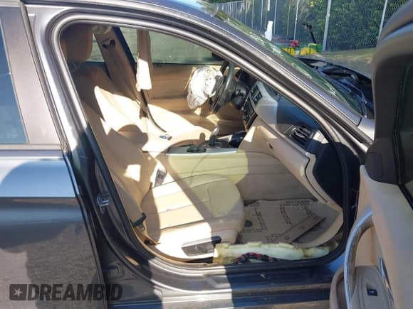 ✅ 2014 BMW 3 Series 320i • VIN: WBA3B1G53ENT00296 • Лот: 42804918. Опубликован ранее на IAAI с пробегом 152 043 миль. Бесплатный доступ к архиву аукционных продаж из США и подробный отчёт об истории автомобиля на DreamBid. Изображение 5.