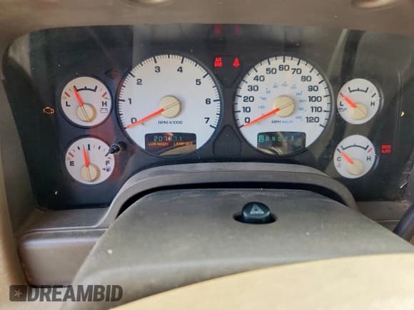 ✅ 2005 Dodge 1500 SLT • VIN: 1D7HA16N15J550002 • Lot: 81112925. Listed on Copart with 207,771 mi. Free auction sales archive from the USA and detailed vehicle history report at DreamBid. Image 9.