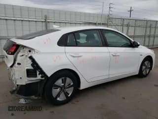✅ 2018 Hyundai Ioniq Blue • VIN: KMHC65LC4JU096316 • Lot: 80973724. Wystawiony na Copart z przebiegiem 96 791 mil. Bezpłatny archiwum sprzedaży aukcyjnych z USA i szczegółowy raport historii pojazdu na DreamBid. Zdjęcie 3.