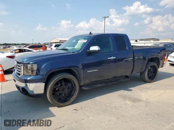 ✅ 2009 GMC Sierra 1500 SL • VIN: 1GTEC19C69Z293931 • Лот: 80695585. Опубликован ранее на Copart с пробегом 124 205 миль. Бесплатный доступ к архиву аукционных продаж из США и подробный отчёт об истории автомобиля на DreamBid. Изображение 1.