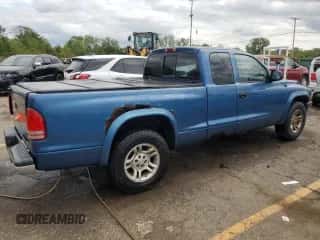 2004 Dodge Dakota Sport z VIN 1D7GL32K94S603017, wystawiony jako Copart lot #70445224 z przebiegiem 153 617 mil mil oraz Czysty tytuł • Clean title. Historia ofert i sprzedaży dostępna na DreamBid. Obrazek 3.