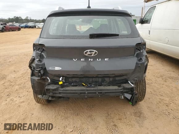 ✅ 2024 Hyundai Venue SEL • VIN: KMHRC8A31RU341060 • Lot: 44412665. Listed on Copart with 2,992 mi. Free auction sales archive from the USA and detailed vehicle history report at DreamBid. Image 6.