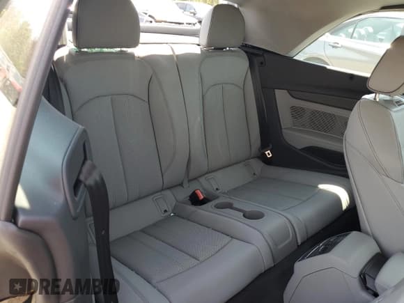 ✅ 2024 Audi A5 Cabriolet S line Prestige • VIN: WAU5AGF51RN001301 • Lot: 59573084. Wystawiony na Copart z przebiegiem 6 459 mil. Bezpłatny archiwum sprzedaży aukcyjnych z USA i szczegółowy raport historii pojazdu na DreamBid. Zdjęcie 10.