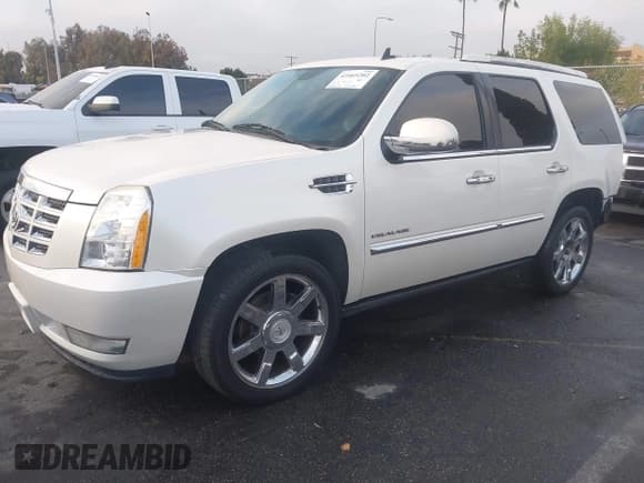 ✅ 2011 Cadillac Escalade Premium • VIN: 1GYS4CEF7BR134346 • Лот: 43465202. Опубликован ранее на IAAI с пробегом 104 473 миль. Бесплатный доступ к архиву аукционных продаж из США и подробный отчёт об истории автомобиля на DreamBid. Изображение 2.