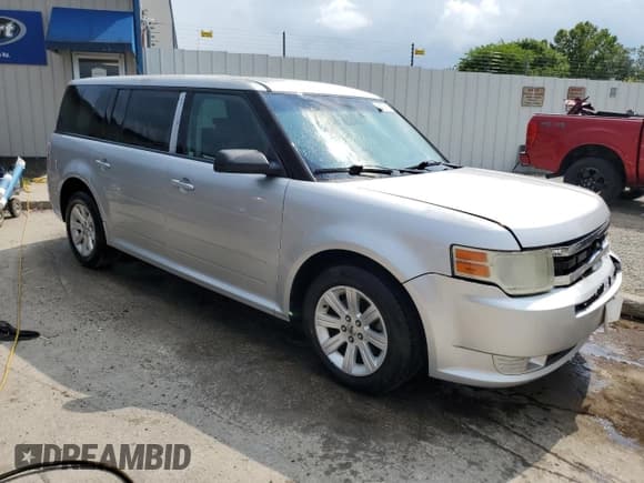 ✅ 2010 Ford Flex SE • VIN: 2FMGK5BC7ABA77120 • Лот: 66927415. Опубликован ранее на Copart с пробегом 317 551 миль. Бесплатный доступ к архиву аукционных продаж из США и подробный отчёт об истории автомобиля на DreamBid. Изображение 4.