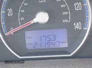 ✅ 2008 Hyundai Santa Fe SE • VIN: 5NMSH13E38H135872 • Lot: 43025102. Wystawiony na IAAI z przebiegiem 211 947 mil. Bezpłatny archiwum sprzedaży aukcyjnych z USA i szczegółowy raport historii pojazdu na DreamBid. Zdjęcie 7.