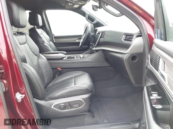 ✅ 2024 Jeep Wagoneer Series II • VIN: 1C4SJVBP1RS174495 • Lot: 43856473. Listed on IAAI with 56,700 mi. Free auction sales archive from the USA and detailed vehicle history report at DreamBid. Image 5.