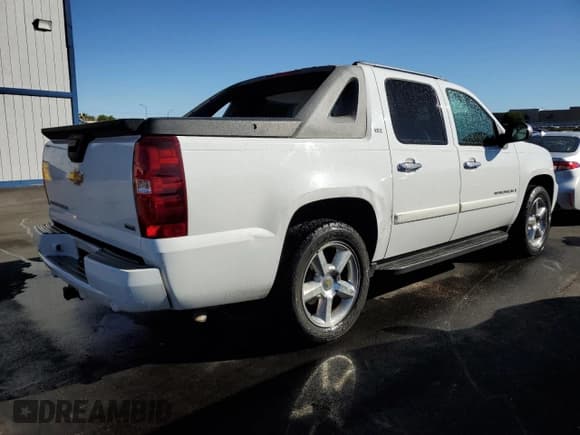 ✅ 2008 Chevrolet Avalanche LTZ • VIN: 3GNEC12048G160249 • Lot: 90121495. Listed on Copart with 158,972 mi. Free auction sales archive from the USA and detailed vehicle history report at DreamBid. Image 3.