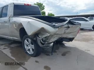 ✅ 2010 Dodge 1500 SLT • VIN: 1D7RB1GT2AS194789 • Lot: 42480543. Wystawiony na IAAI z przebiegiem 302 270 mil. Bezpłatny archiwum sprzedaży aukcyjnych z USA i szczegółowy raport historii pojazdu na DreamBid. Zdjęcie 6.