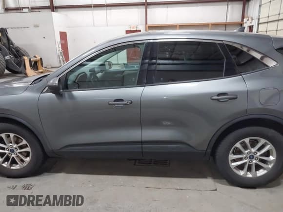 ✅ 2022 Ford Escape SE • VIN: 1FMCU9G62NUA45114 • Lot: 43707350. Listed on IAAI with 69,316 mi. Free auction sales archive from the USA and detailed vehicle history report at DreamBid. Image 14.