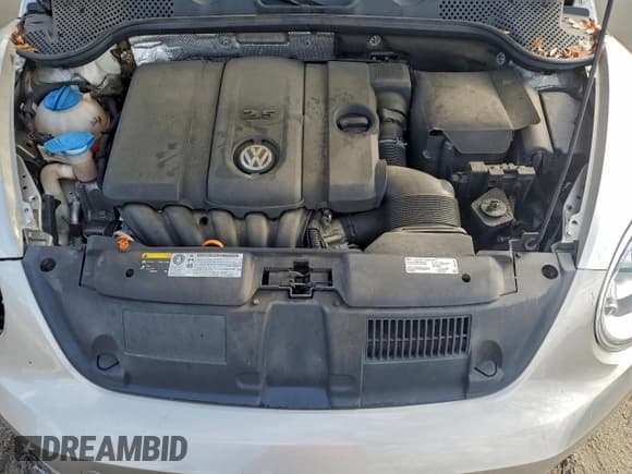 ✅ 2013 Volkswagen Beetle 2.5L • VIN: 3VWJX7AT8DM665018 • Lot: 93881815. Wystawiony na Copart z przebiegiem 120 905 mil. Bezpłatny archiwum sprzedaży aukcyjnych z USA i szczegółowy raport historii pojazdu na DreamBid. Zdjęcie 11.