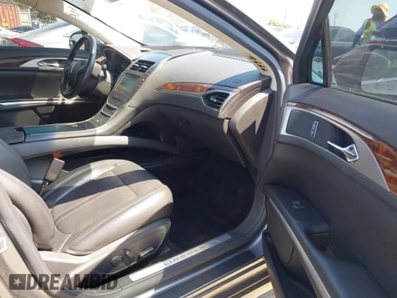 ✅ 2014 Lincoln MKZ Hybrid • VIN: 3LN6L2LU0ER818309 • Лот: 43076770. Опубликован ранее на IAAI с пробегом 213 262 миль. Бесплатный доступ к архиву аукционных продаж из США и подробный отчёт об истории автомобиля на DreamBid. Изображение 5.