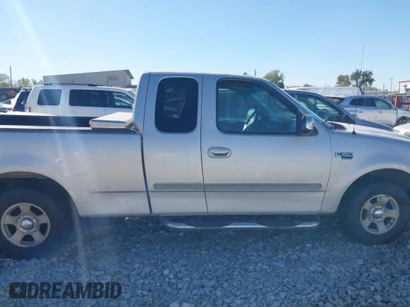✅ 2001 Ford F-150 XL • VIN: 1FTRX17W71KA12560 • Lot: 43485782. Wystawiony na IAAI z przebiegiem Nie podano. Bezpłatny archiwum sprzedaży aukcyjnych z USA i szczegółowy raport historii pojazdu na DreamBid. Zdjęcie 13.