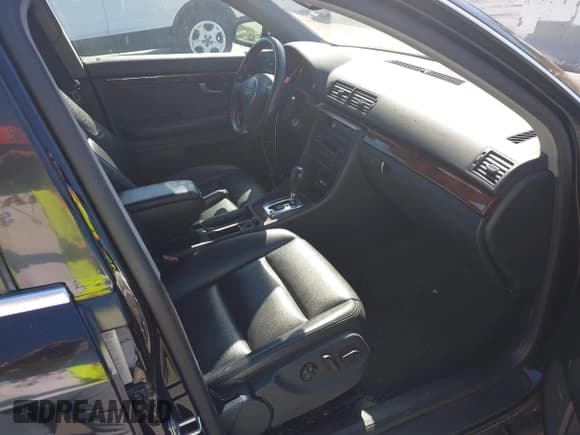 ✅ 2002 Audi A4 3.0L • VIN: WAULT68E32A194783 • Lot: 42898704. Wystawiony na IAAI z przebiegiem 147 780 mil. Bezpłatny archiwum sprzedaży aukcyjnych z USA i szczegółowy raport historii pojazdu na DreamBid. Zdjęcie 5.