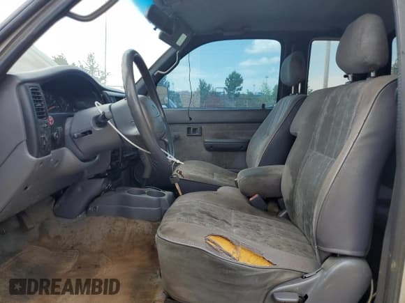 ✅ 2000 Toyota Tacoma PreRunner • VIN: 4TASM92N9YZ586193 • Lot: 66715485. Listed on Copart with 350,056 mi. Free auction sales archive from the USA and detailed vehicle history report at DreamBid. Image 7.