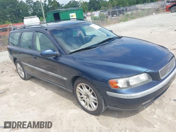 ✅ 2002 Volvo V70 • VIN: YV1SW53D921172912 • Lot: 42799285. Listed on IAAI with 296,127 mi. Free auction sales archive from the USA and detailed vehicle history report at DreamBid. Image 1.
