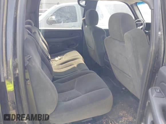 ✅ 2005 Chevrolet Silverado 2500HD LS • VIN: 1GCHK232X5F966561 • Lot: 42402828. Wystawiony na IAAI z przebiegiem 207 618 mil. Bezpłatny archiwum sprzedaży aukcyjnych z USA i szczegółowy raport historii pojazdu na DreamBid. Zdjęcie 8.