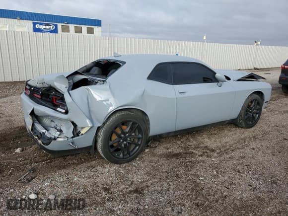✅ 2022 Dodge Challenger SXT • VIN: 2C3CDZGG7NH140773 • Lot: 78757424. Wystawiony na Copart z przebiegiem 22 886 mil. Bezpłatny archiwum sprzedaży aukcyjnych z USA i szczegółowy raport historii pojazdu na DreamBid. Zdjęcie 3.