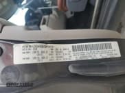 ✅ 2006 Jeep Commander Limited • VIN: 1J8HG58N56C125054 • Lot: 58564605. Wystawiony na Copart z przebiegiem 250 293 mil. Bezpłatny archiwum sprzedaży aukcyjnych z USA i szczegółowy raport historii pojazdu na DreamBid. Zdjęcie 13.