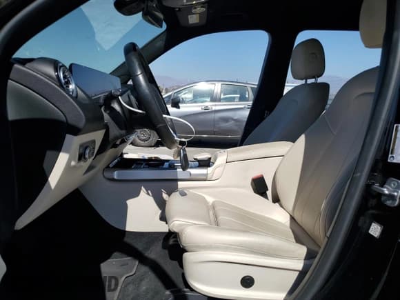 ✅ 2023 Mercedes-Benz EQB 250+ • VIN: W1N9M0CB8PN024559 • Lot: 73438494. Wystawiony na Copart z przebiegiem 37 607 mil. Bezpłatny archiwum sprzedaży aukcyjnych z USA i szczegółowy raport historii pojazdu na DreamBid. Zdjęcie 7.