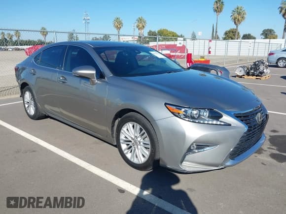 ✅ 2018 Lexus ES 350 • VIN: 58ABK1GG9JU081753 • Лот: 43512176. Опубликован ранее на IAAI с пробегом 120 897 миль. Бесплатный доступ к архиву аукционных продаж из США и подробный отчёт об истории автомобиля на DreamBid. Изображение 1.