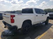 ✅ 2024 Chevrolet Silverado 1500 LT Trail Boss • VIN: 3GCUDFED8RG133800 • Lot: 80918655. Wystawiony na Copart z przebiegiem 21 714 mil. Bezpłatny archiwum sprzedaży aukcyjnych z USA i szczegółowy raport historii pojazdu na DreamBid. Zdjęcie 3.