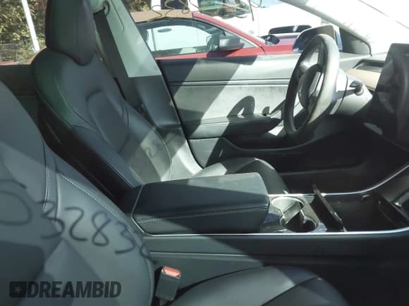 ✅ 2020 Tesla Model 3 Long Range • VIN: 5YJ3E1EB7LF637410 • Lot: 43532832. Wystawiony na IAAI z przebiegiem 84 190 mil. Bezpłatny archiwum sprzedaży aukcyjnych z USA i szczegółowy raport historii pojazdu na DreamBid. Zdjęcie 5.