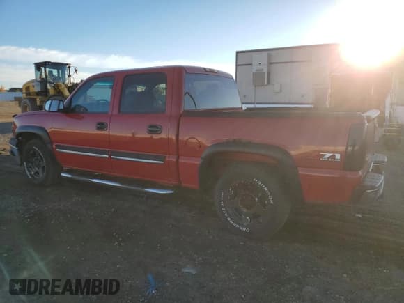 ✅ 2005 Chevrolet Silverado 1500 Z71 • VIN: 2GCEK13T351101461 • Лот: 79040234. Опубликован ранее на Copart с пробегом 241 425 миль. Бесплатный доступ к архиву аукционных продаж из США и подробный отчёт об истории автомобиля на DreamBid. Изображение 2.