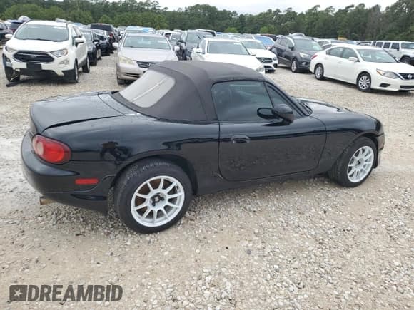 ✅ 2002 Mazda MX-5 Miata Cloth • VIN: JM1NB353X20221368 • Lot: 68927484. Wystawiony na Copart z przebiegiem 127 242 mil. Bezpłatny archiwum sprzedaży aukcyjnych z USA i szczegółowy raport historii pojazdu na DreamBid. Zdjęcie 3.