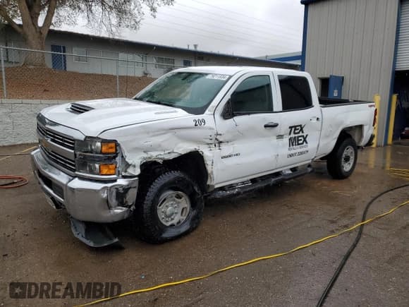 ✅ 2017 Chevrolet Silverado 2500HD Work Truck • VIN: 1GC1KUEY1HF194308 • Lot: 79211534. Wystawiony na Copart z przebiegiem 140 184 mil. Bezpłatny archiwum sprzedaży aukcyjnych z USA i szczegółowy raport historii pojazdu na DreamBid. Zdjęcie 1.