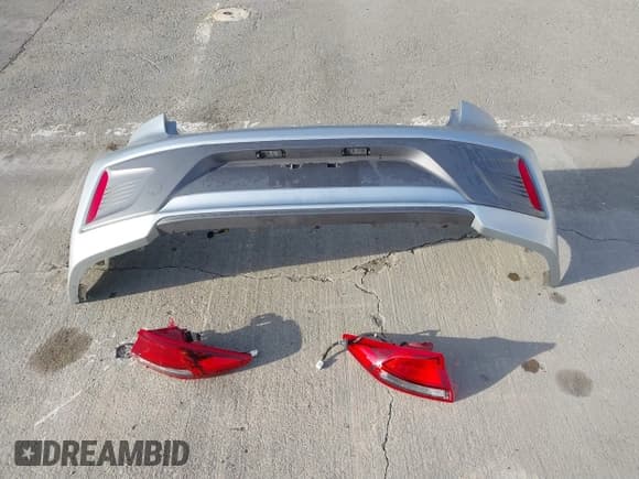 ✅ 2022 Hyundai Ioniq SE • VIN: KMHC75LC6NU266307 • Lot: 41603821. Wystawiony na IAAI z przebiegiem 47 273 mil. Bezpłatny archiwum sprzedaży aukcyjnych z USA i szczegółowy raport historii pojazdu na DreamBid. Zdjęcie 12.