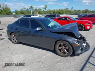 ✅ 2015 BMW 3 Series 328i • VIN: WBA3A5G53FNS84578 • Lot: 43720863. Wystawiony na IAAI z przebiegiem 79 950 mil. Bezpłatny archiwum sprzedaży aukcyjnych z USA i szczegółowy raport historii pojazdu na DreamBid. Zdjęcie 1.