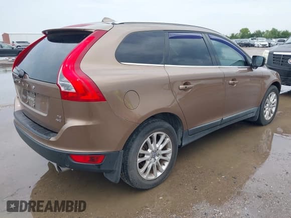 ✅ 2010 Volvo XC60 3.0T • VIN: YV4992DZ0A2021757 • Lot: 43039531. Listed on IAAI with 120,290 mi. Free auction sales archive from the USA and detailed vehicle history report at DreamBid. Image 3.