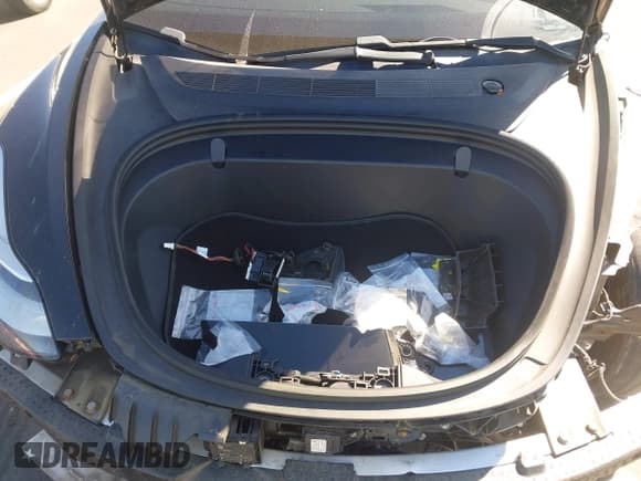 ✅ 2018 Tesla Model 3 Long Range Battery • VIN: 5YJ3E1EA5JF173389 • Lot: 43404293. Listed on IAAI with 106,789 mi. Free auction sales archive from the USA and detailed vehicle history report at DreamBid. Image 10.