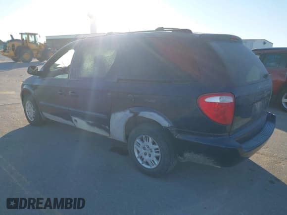 ✅ 2003 Dodge Caravan Sport • VIN: 2D4GP44R83R283111 • Lot: 43645743. Wystawiony na IAAI z przebiegiem 168 086 mil. Bezpłatny archiwum sprzedaży aukcyjnych z USA i szczegółowy raport historii pojazdu na DreamBid. Zdjęcie 3.