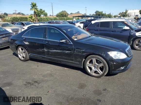 ✅ 2009 Mercedes-Benz S 550 • VIN: WDDNG71X39A240792 • Lot: 68106865. Wystawiony na Copart z przebiegiem 52 184 mil. Bezpłatny archiwum sprzedaży aukcyjnych z USA i szczegółowy raport historii pojazdu na DreamBid. Zdjęcie 4.