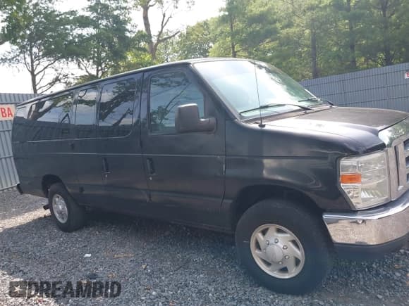 ✅ 2013 Ford Econoline Passenger XL • VIN: 1FBSS3BL5DDA63092 • Lot: 42738426. Listed on IAAI with 524,984 mi. Free auction sales archive from the USA and detailed vehicle history report at DreamBid. Image 13.