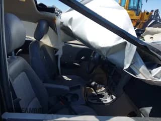 ✅ 2004 Saturn VUE V6 • VIN: 5GZCZ63424S857160 • Lot: 41958664. Wystawiony na IAAI z przebiegiem Nie podano. Bezpłatny archiwum sprzedaży aukcyjnych z USA i szczegółowy raport historii pojazdu na DreamBid. Zdjęcie 5.